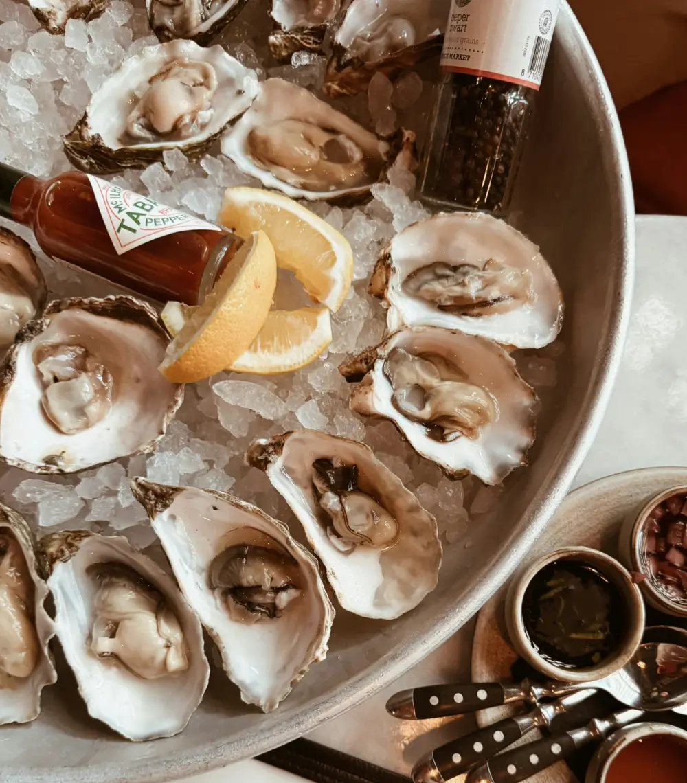 When Oysters Make the Moment